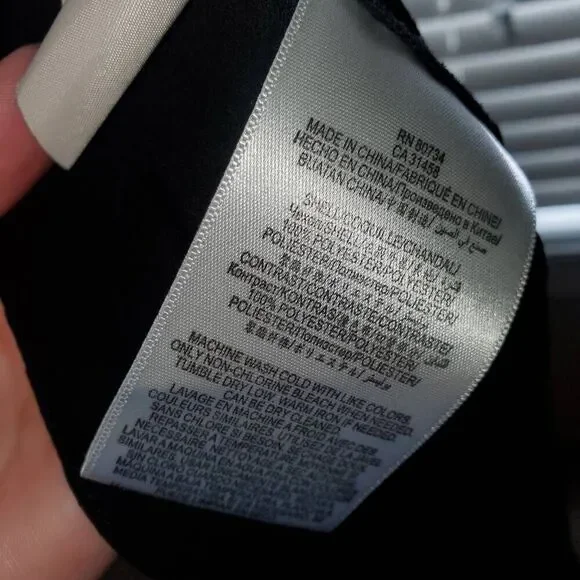 BCBG Maxazria. Black, Side-Slit, Sleeveless, Scoopneck Blouse -Size Large - Picture 6 of 7